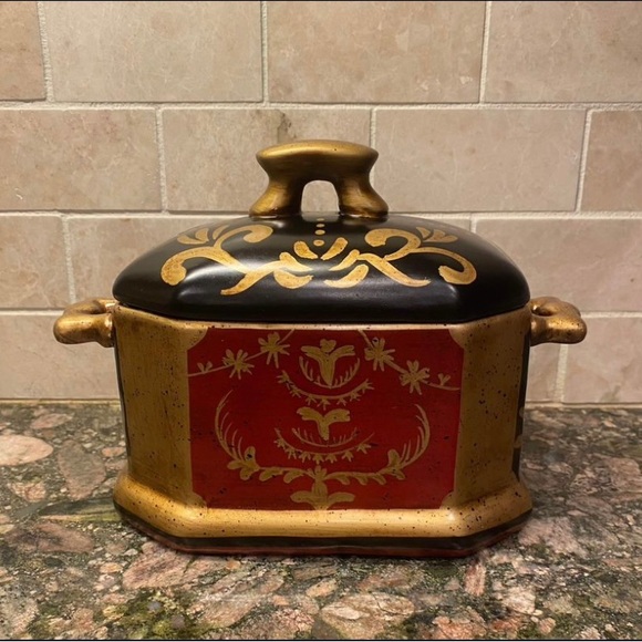 Vintage Oriental Accent Co. Hand PaintedCeramic Box with Lid